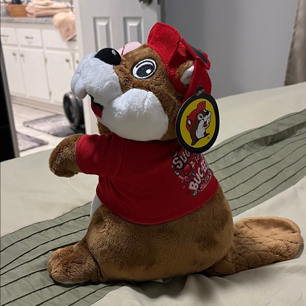 BUC-EES 2026 Valentines Beaver Plush NWT